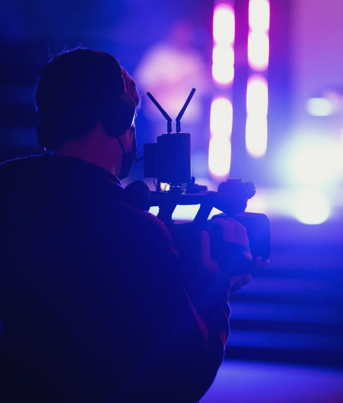 From Rigging Plan to Even Light: How a Studio Grid Gets Built